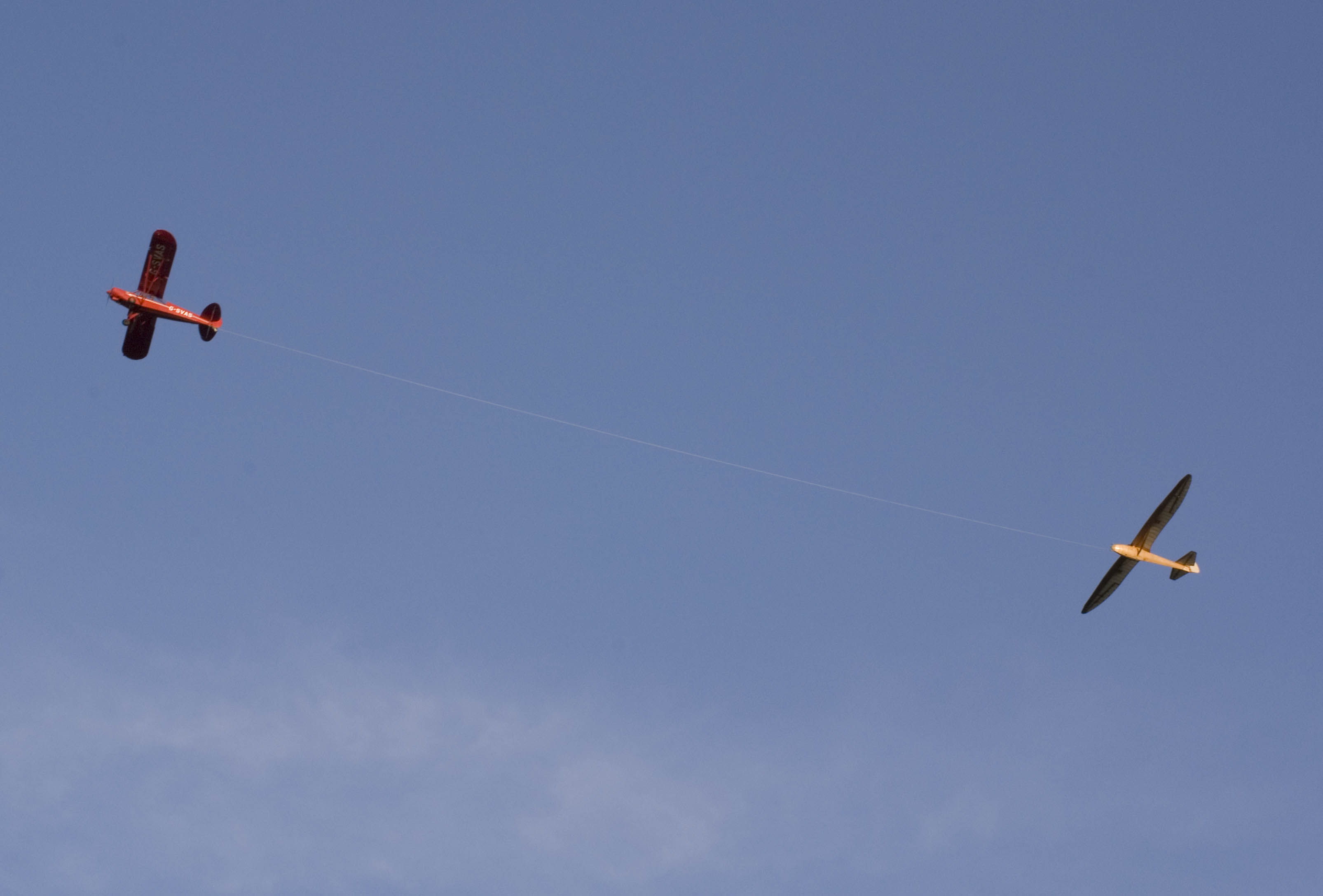 Glider and tow plane